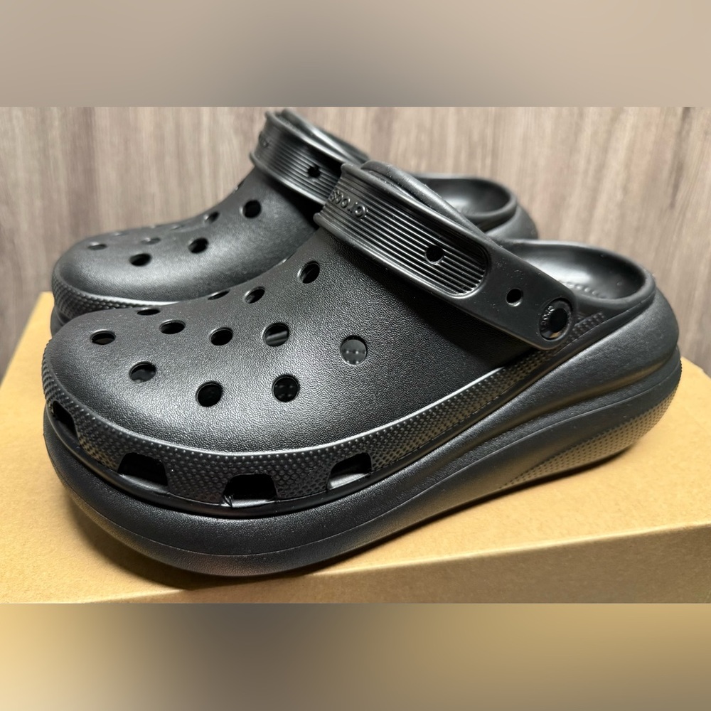 Women’s platform Crocs